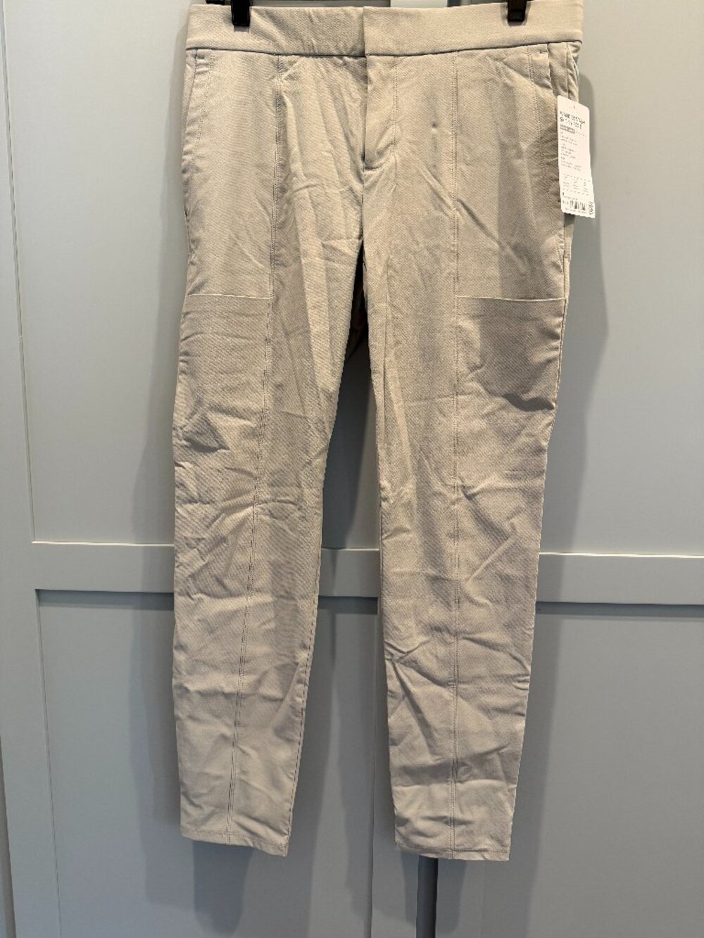 NWT Athleta Wander Stash Skinny Pant – Size 8 in Light Beige/Khaki
